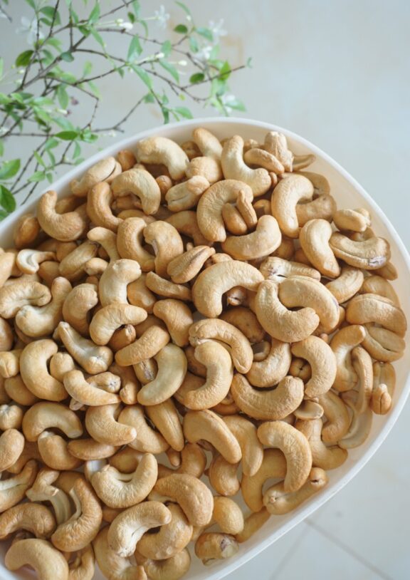 We source quality cashew nuts from established agricultural suppliers across Africa, serving food processing, snack manufacturing, confectionery, and commodity trading markets. Our sourcing approach is designed to ensure dependable supply, competitive procurement, and seamless export coordination from origin to destination.